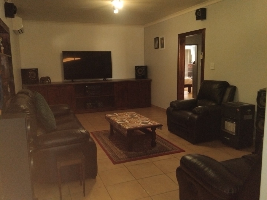 Commercial Property for Sale in Agricultural Holding 400 North West